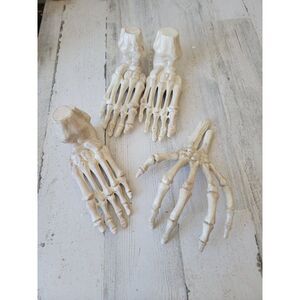 Seasons skeleton foot‎ bone handset Halloween prop decor